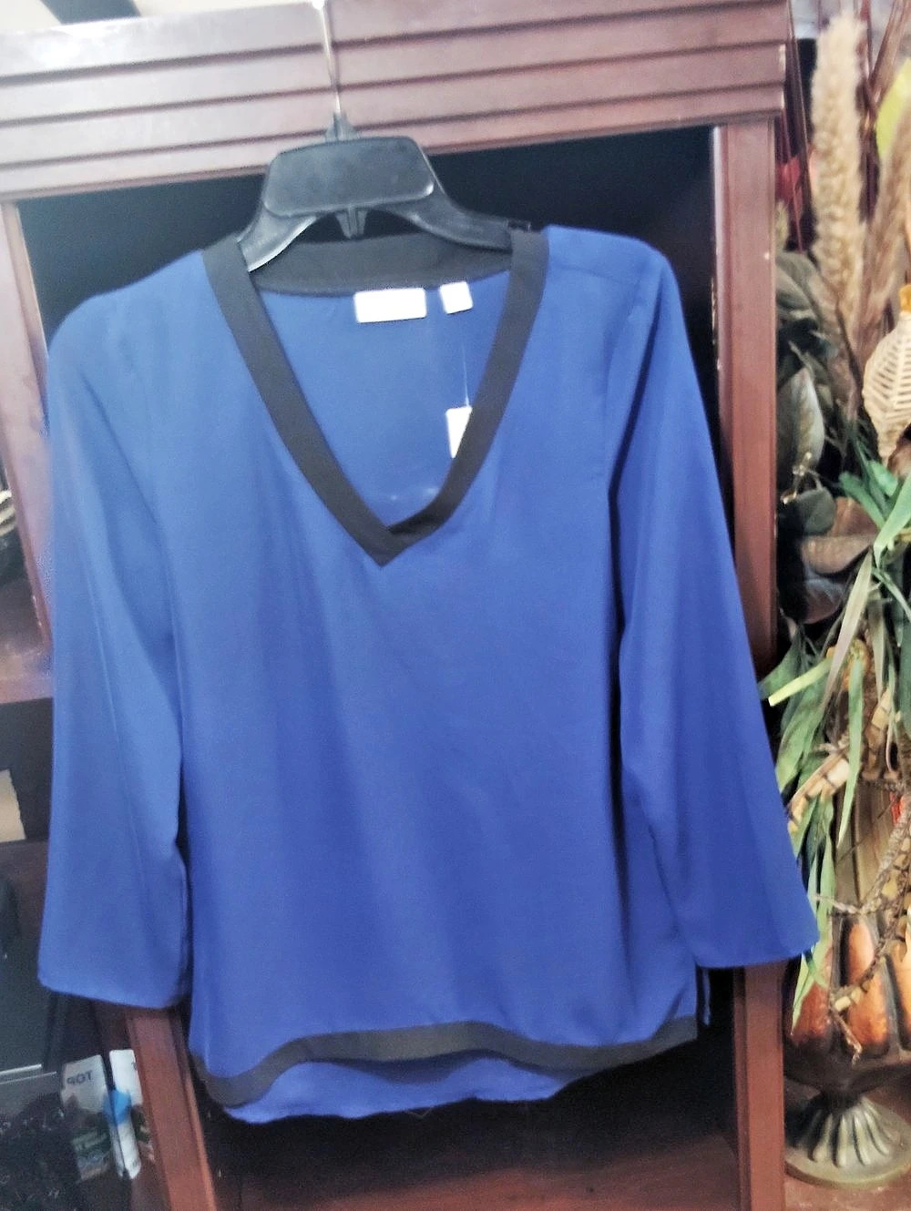 New York & Company Blue Black V-Neck Blouse Size XS NWT